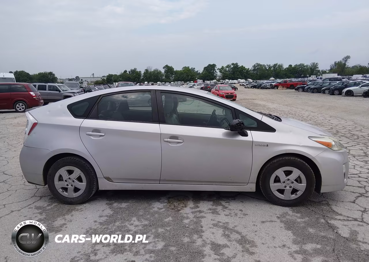 2011 Toyota Prius Two VIN:JTDKN3DU5B0323696 - 13