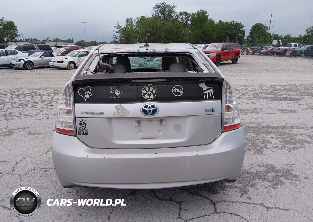 2011 Toyota Prius Two VIN:JTDKN3DU5B0323696 - 16
