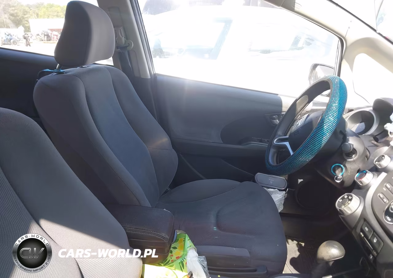 2013 Honda Fit VIN:JHMGE8H33DC028634 - 5