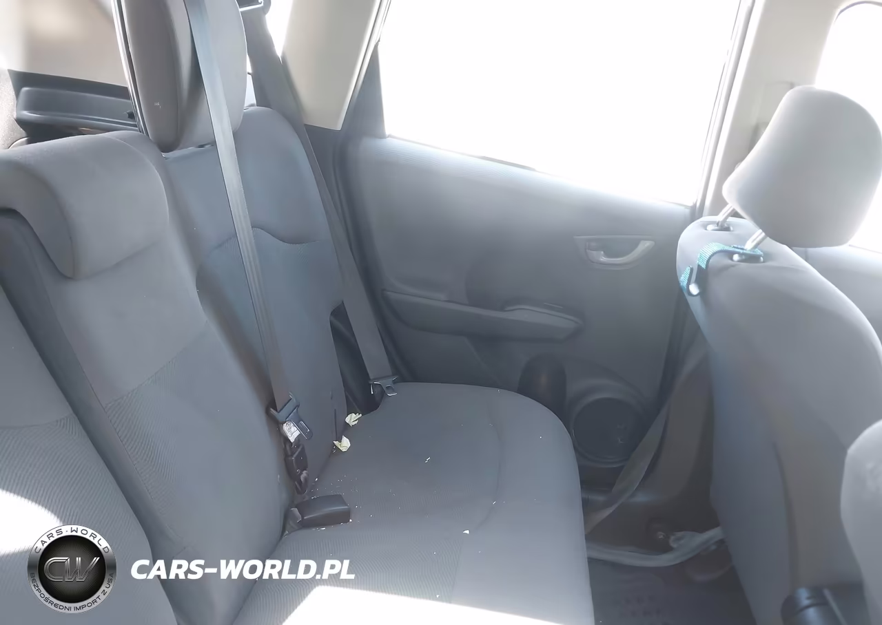 2013 Honda Fit VIN:JHMGE8H33DC028634 - 8
