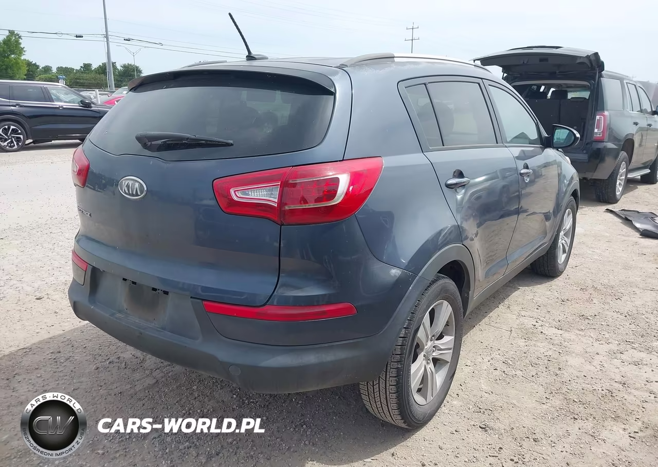 2011 Kia Sportage Lx VIN:KNDPB3A25B7030566 - 4