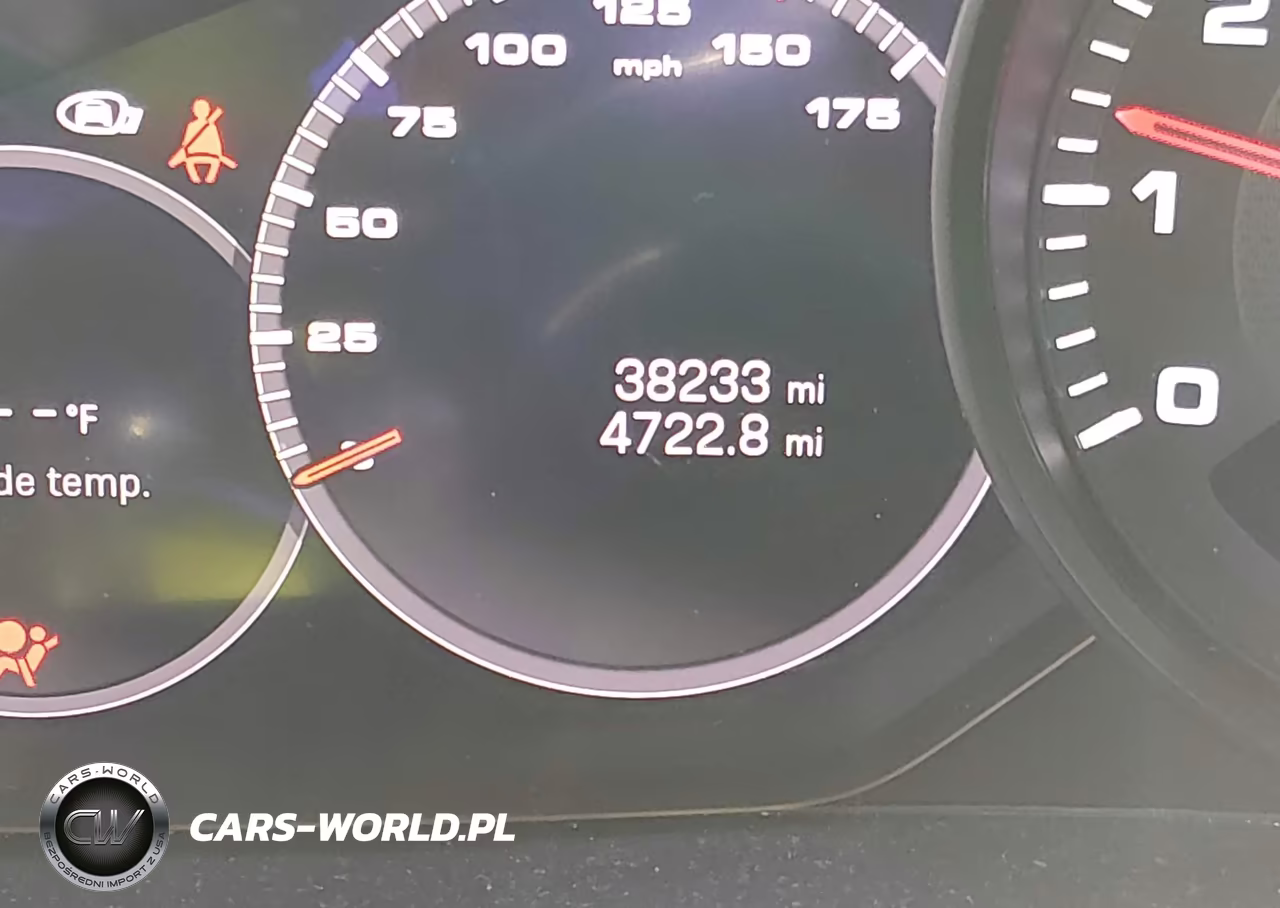 2022 Porsche Cayenne Coupe Platinum Edition VIN:WP1BA2AY9NDA47662 - 16