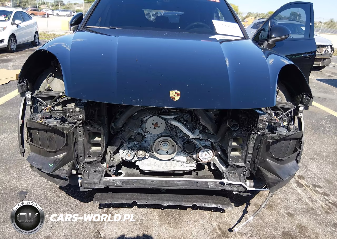 2022 Porsche Cayenne Coupe Platinum Edition VIN:WP1BA2AY9NDA47662 - 6