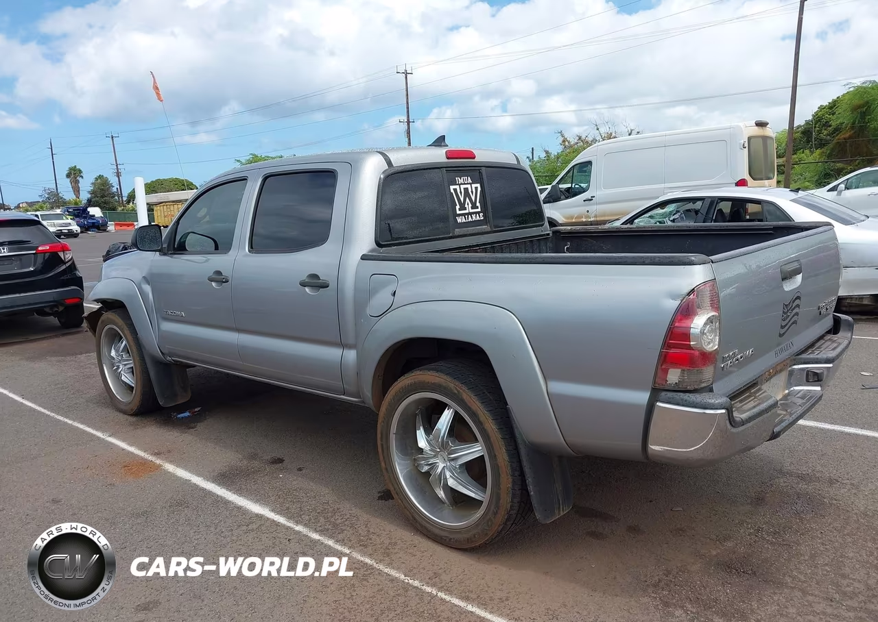 2015 Toyota Tacoma Prerunner V6 VIN:3TMJU4GN8FM186989 - 3