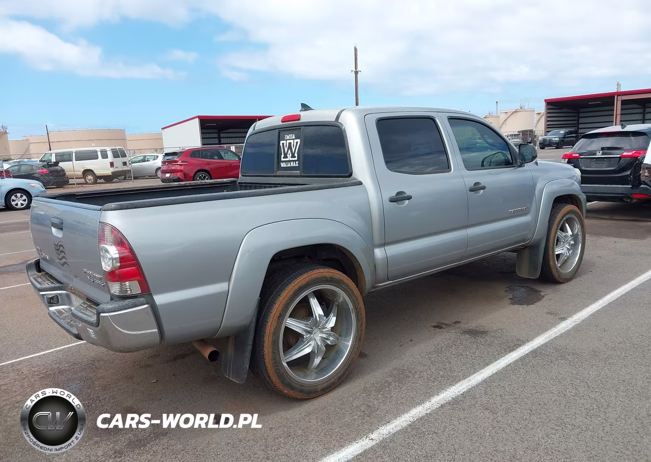 2015 Toyota Tacoma Prerunner V6 VIN:3TMJU4GN8FM186989 - 4