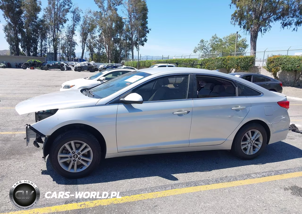 2015 Hyundai Sonata Se VIN:5NPE24AF9FH131384 - 15