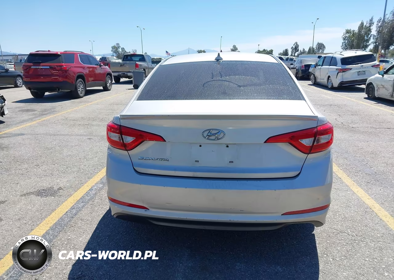 2015 Hyundai Sonata Se VIN:5NPE24AF9FH131384 - 17