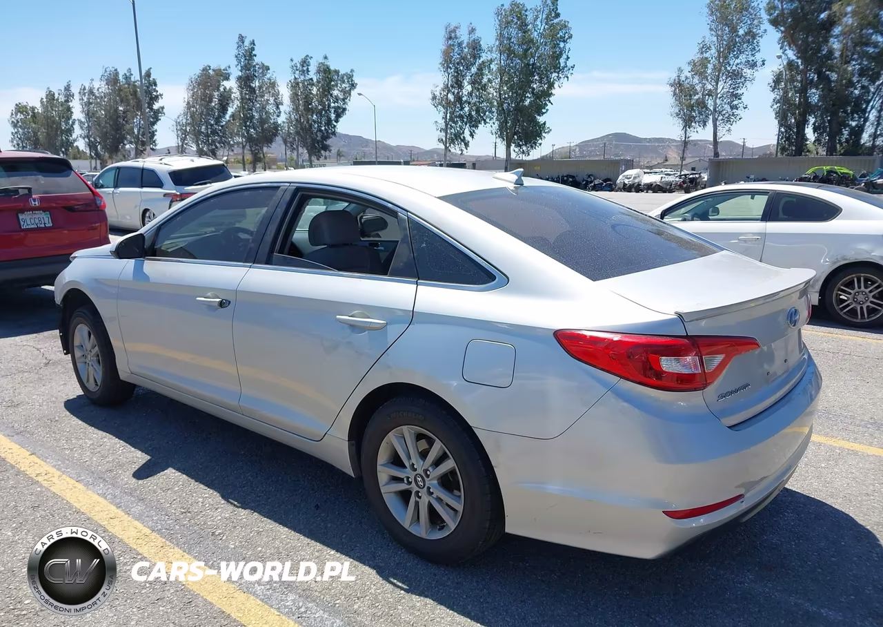 2015 Hyundai Sonata Se VIN:5NPE24AF9FH131384 - 3
