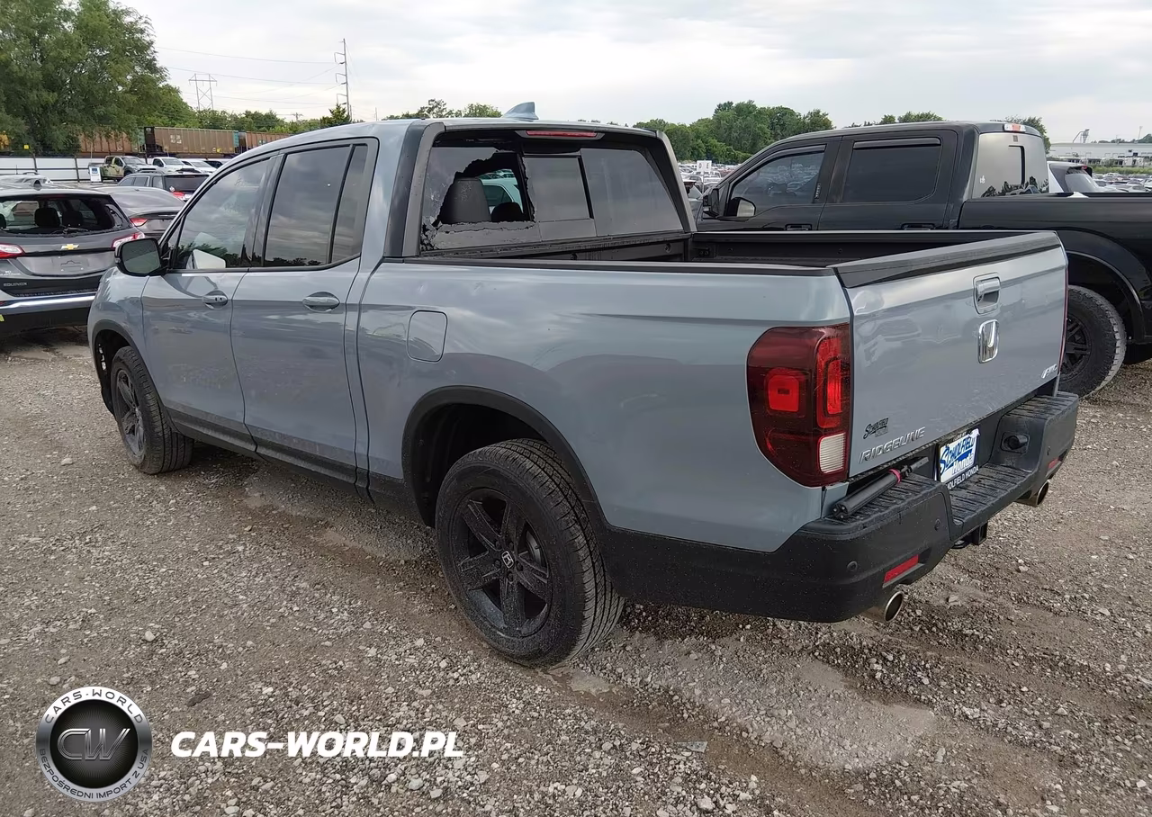 2023 Honda Ridgeline Black Edition VIN:5FPYK3F8XPB012395 - 3