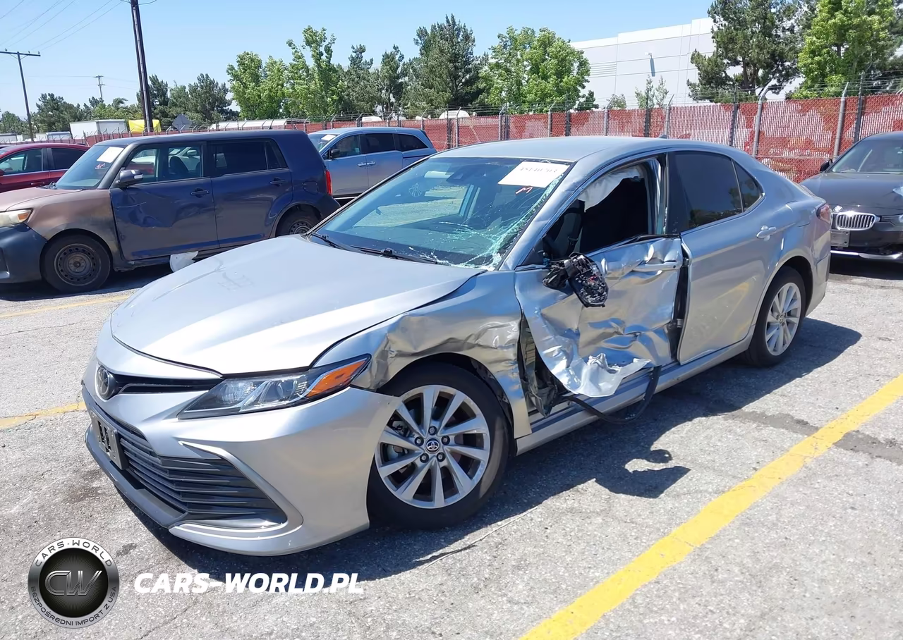 2022 Toyota Camry Le VIN:4T1C11AK2NU634096 - 2