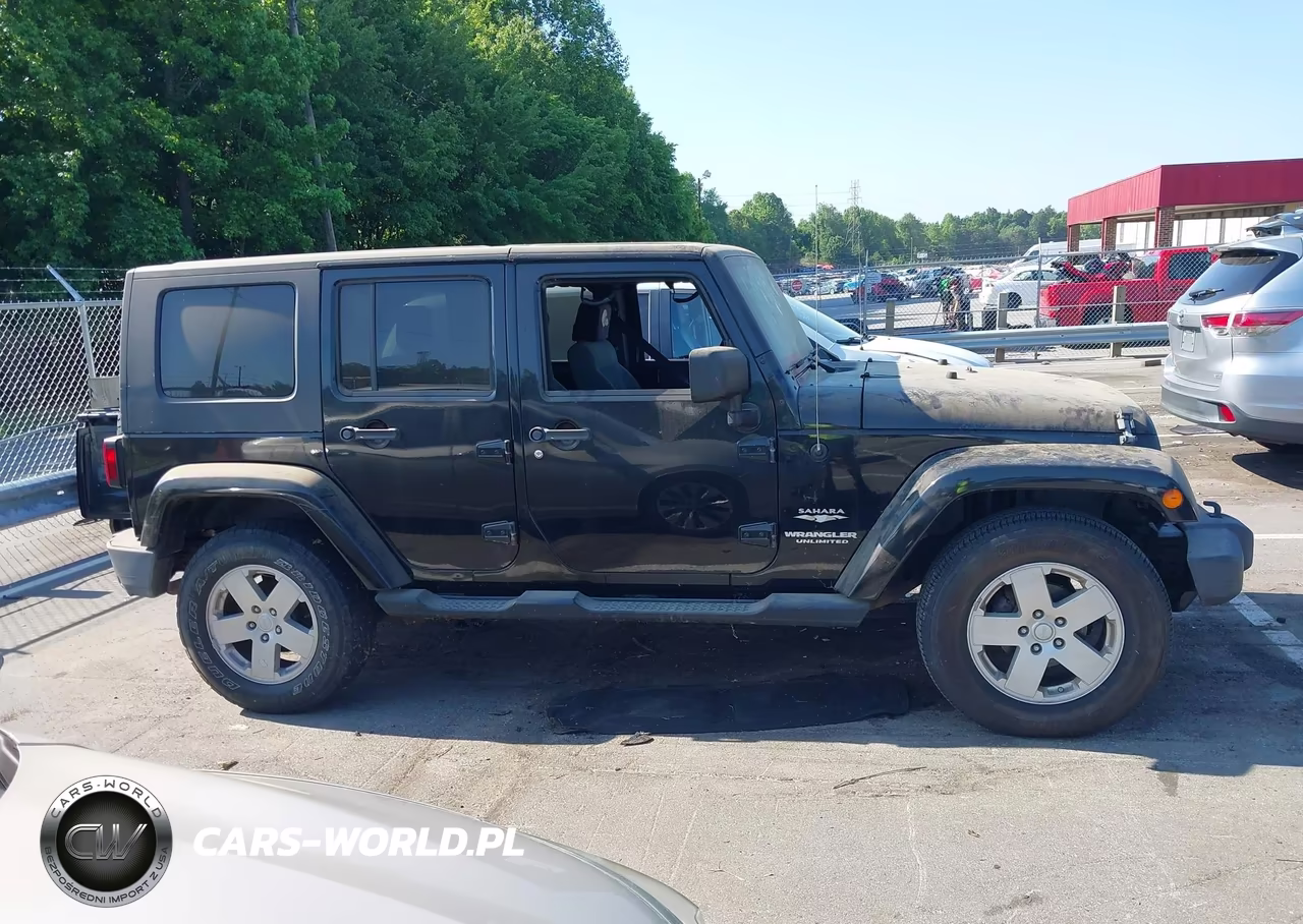 2008 Jeep Wrangler Unlimited Sahara VIN:1J4GA59168L539781 - 13