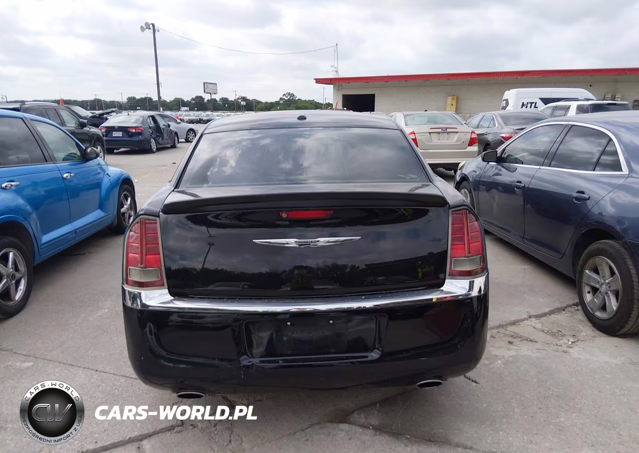 2013 Chrysler 300 Motown VIN:2C3CCAAG5DH533179 - 16
