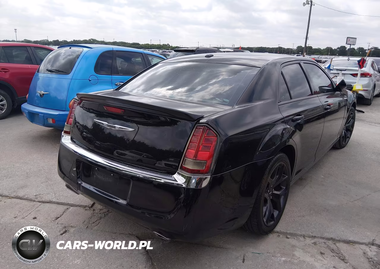 2013 Chrysler 300 Motown VIN:2C3CCAAG5DH533179 - 4