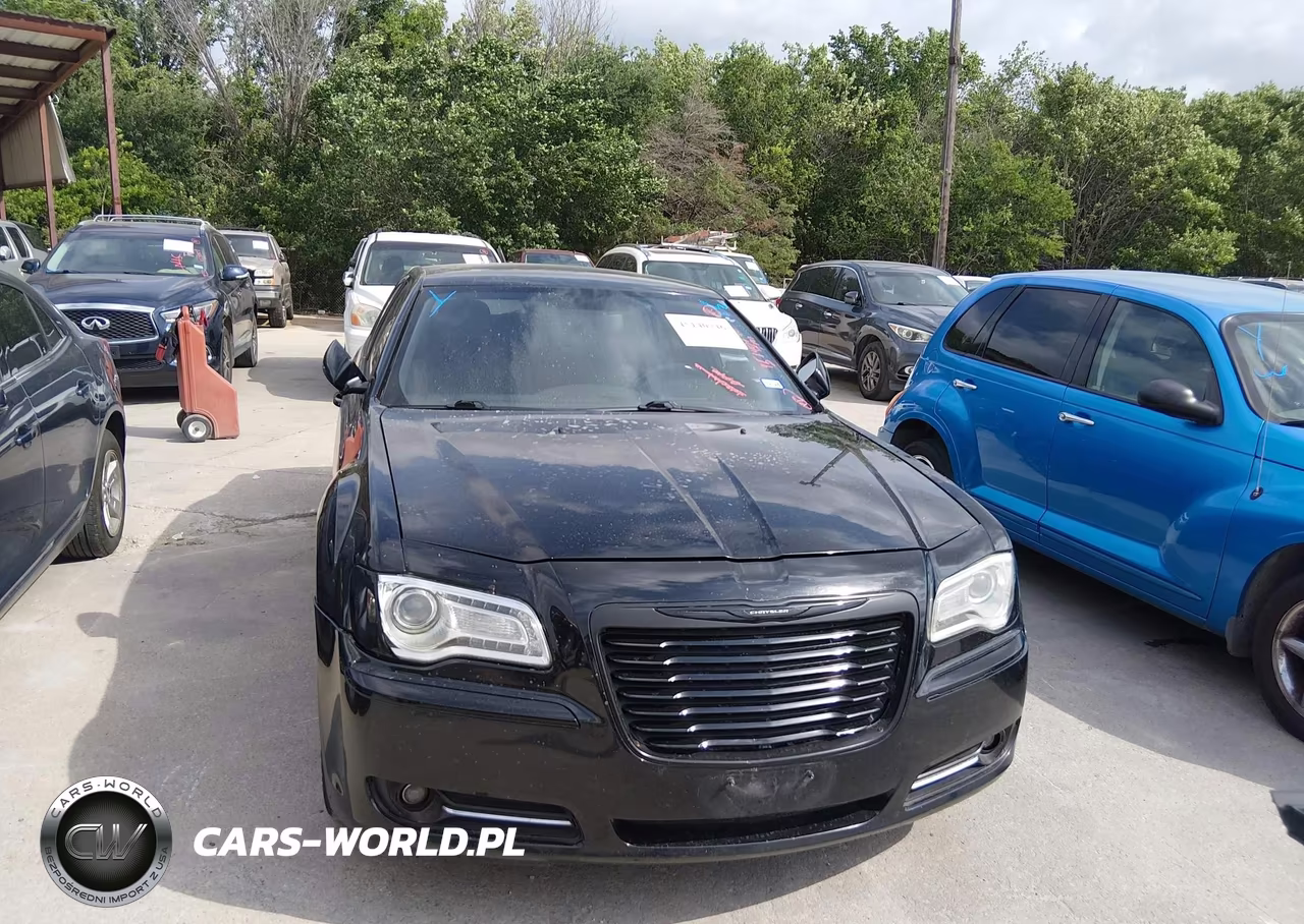2013 Chrysler 300 Motown VIN:2C3CCAAG5DH533179 - 6