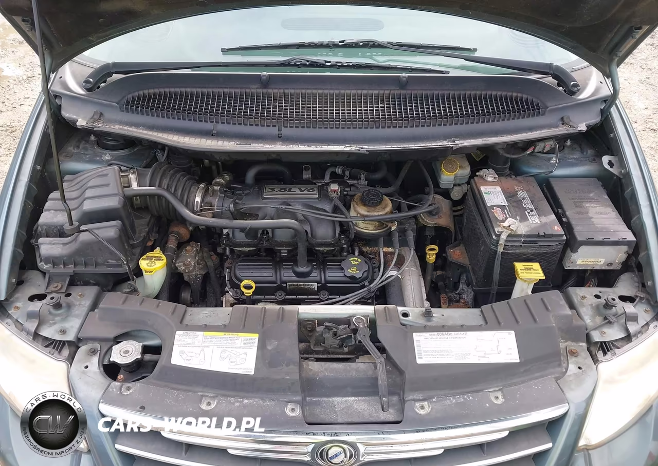 2005 Chrysler Town & Country Limited VIN:2C4GP64L85R115928 - 10