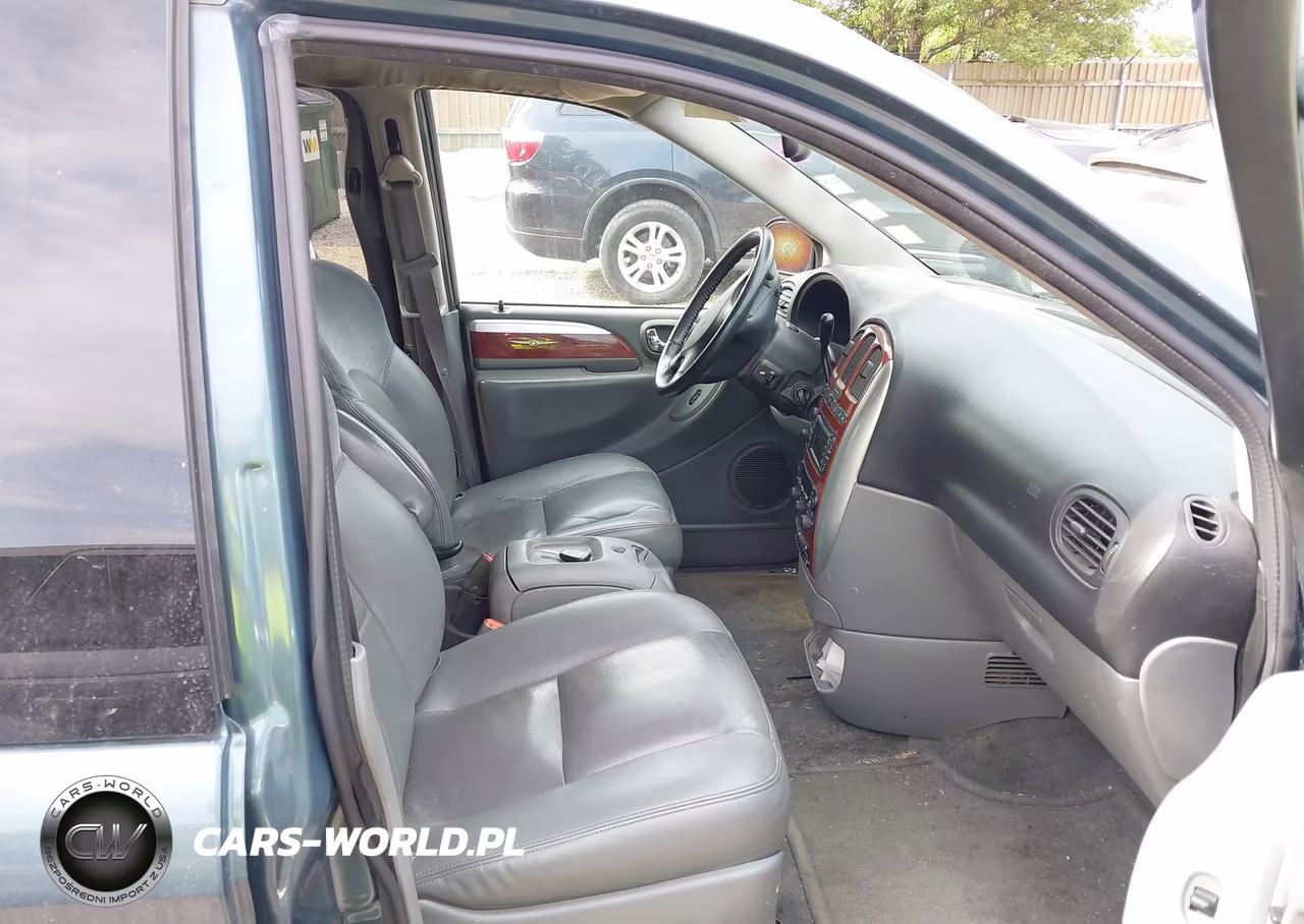 2005 Chrysler Town & Country Limited VIN:2C4GP64L85R115928 - 5