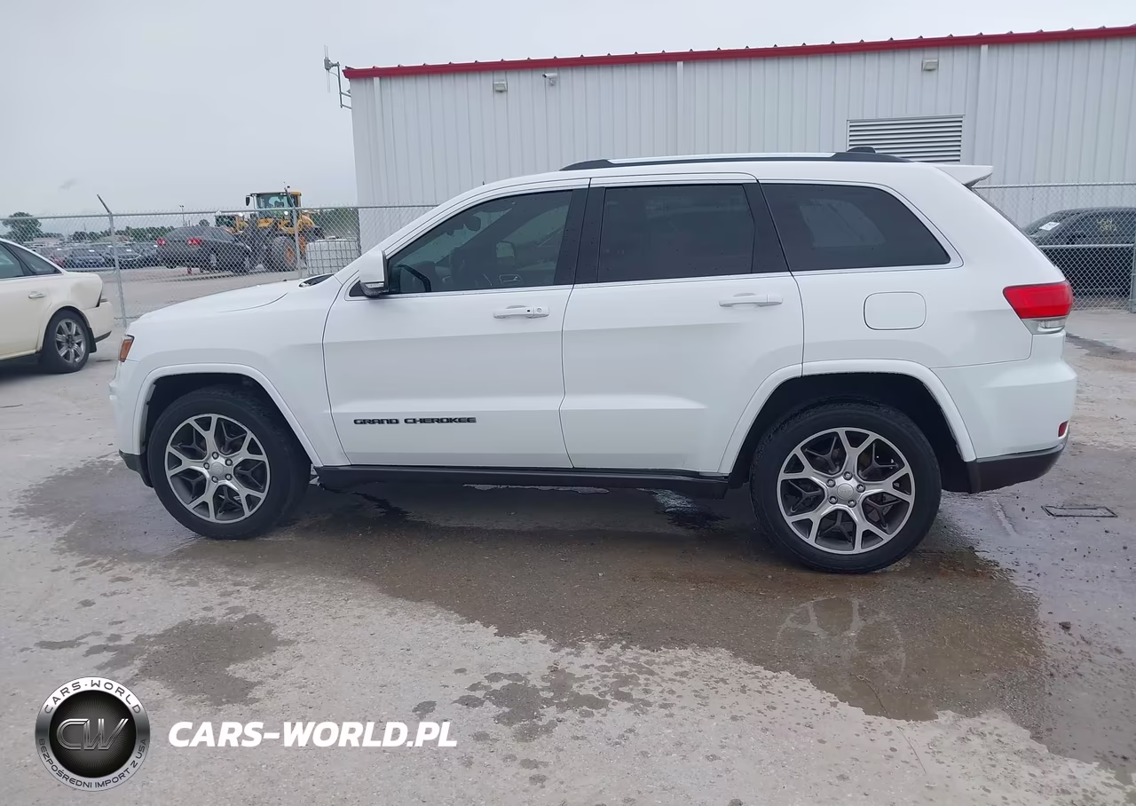 2018 Jeep Grand Cherokee Sterling Edition 4X4 VIN:1C4RJFBG6JC225783 - 14