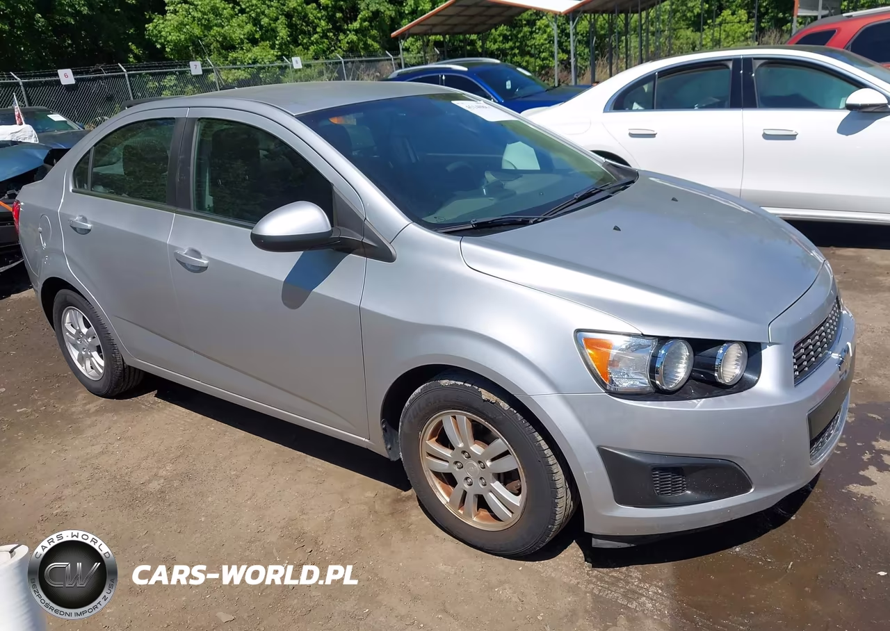 2013 Chevrolet Sonic Lt Auto – zdjęcie 1 z 11