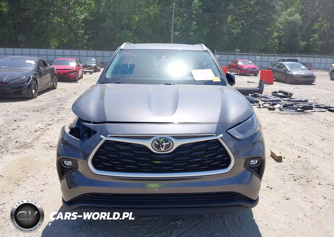 2022 Toyota Highlander Xle VIN:5TDGZRAH9NS552338 - 13