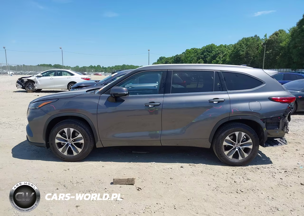 2022 Toyota Highlander Xle VIN:5TDGZRAH9NS552338 - 15