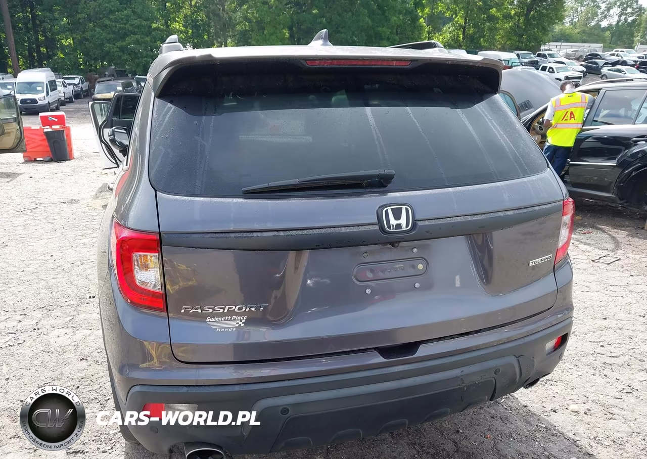 2019 Honda Passport Touring VIN:5FNYF7H95KB010573 - 16
