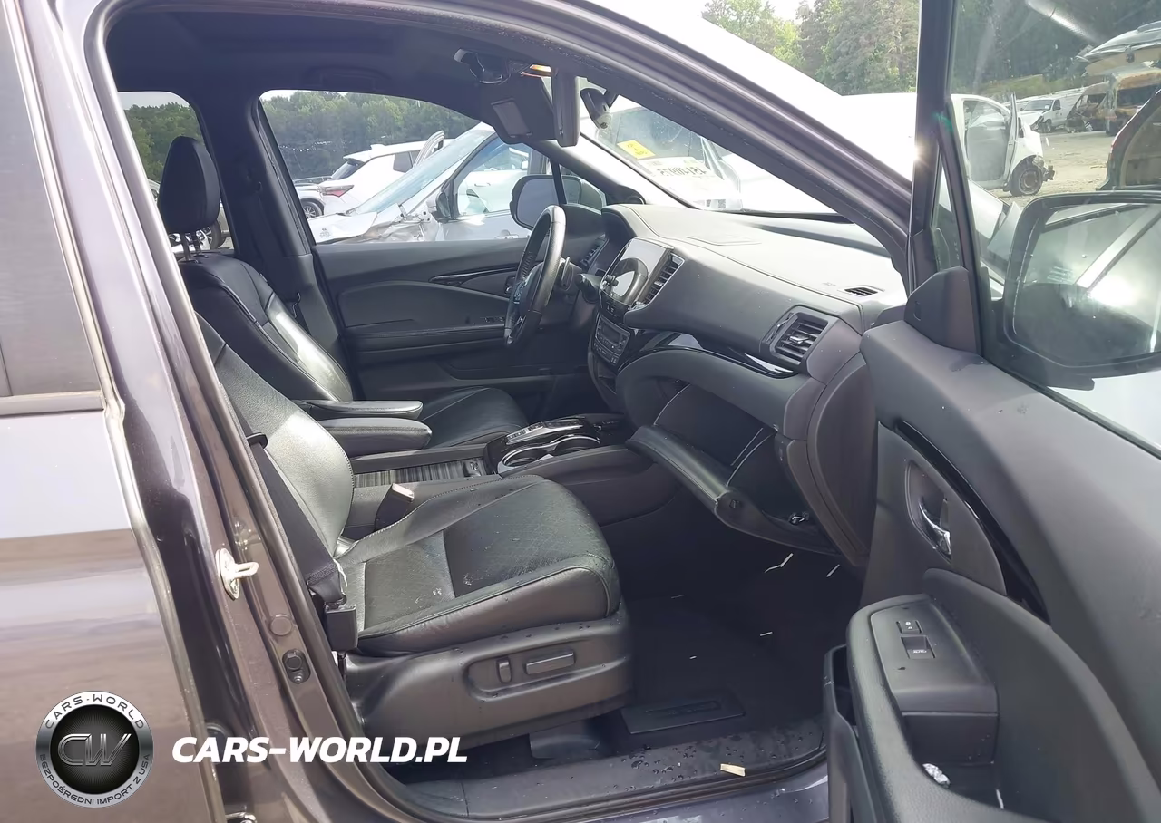 2019 Honda Passport Touring VIN:5FNYF7H95KB010573 - 5