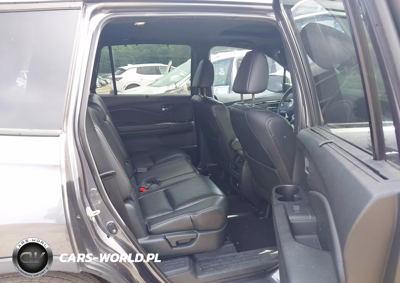 2019 Honda Passport Touring VIN:5FNYF7H95KB010573 - 8