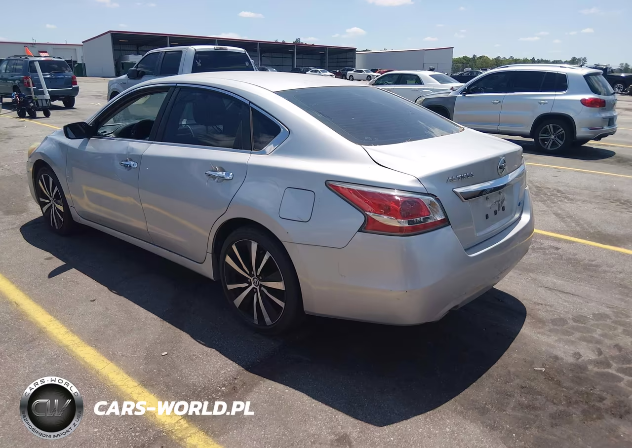 2014 Nissan Altima 2.5 S VIN:1N4AL3AP1EN331341 - 3