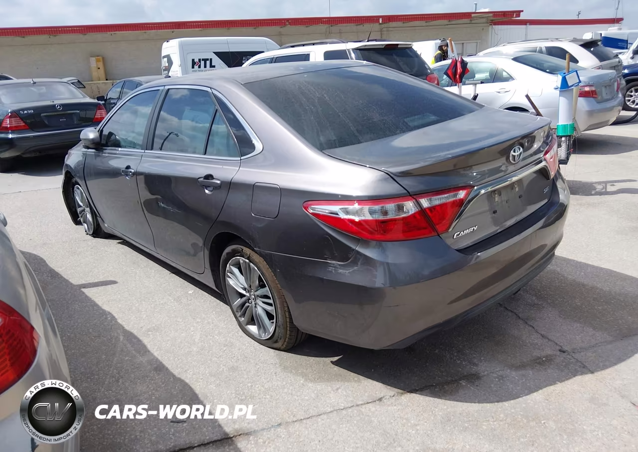 2017 Toyota Camry Se VIN:4T1BF1FK1HU660876 - 3