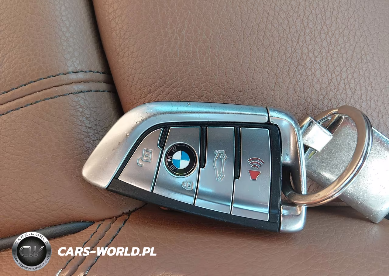 2019 BMW 530I xDrive VIN:WBAJA7C50KG909848 - 11
