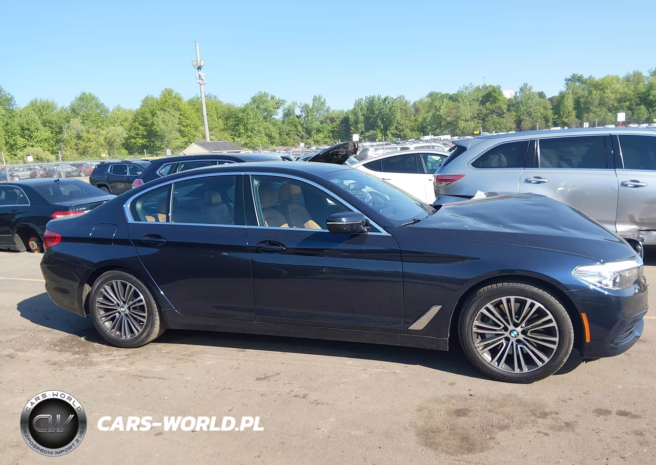 2019 BMW 530I xDrive VIN:WBAJA7C50KG909848 - 13