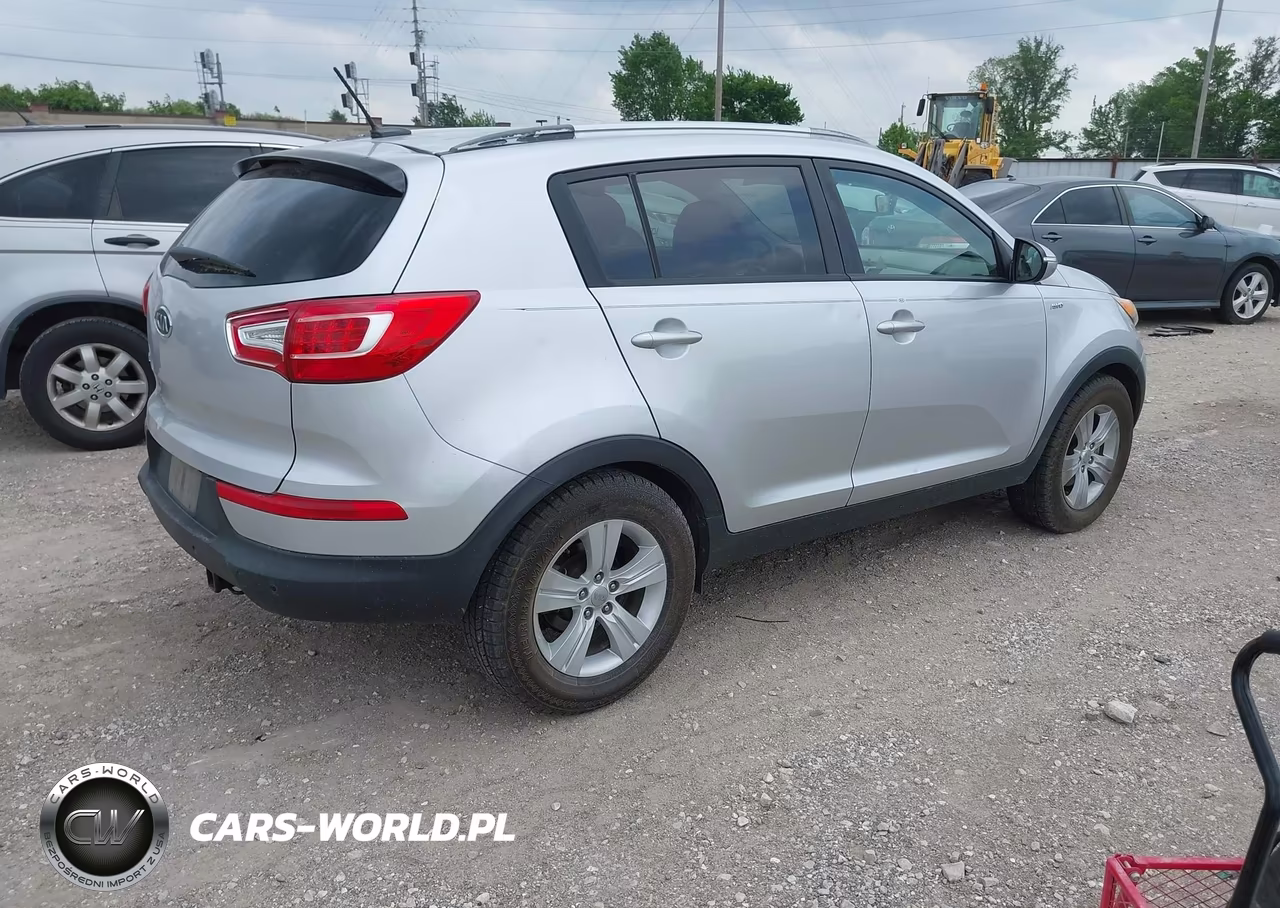 2012 Kia Sportage Lx VIN:KNDPBCA25C7233975 - 4