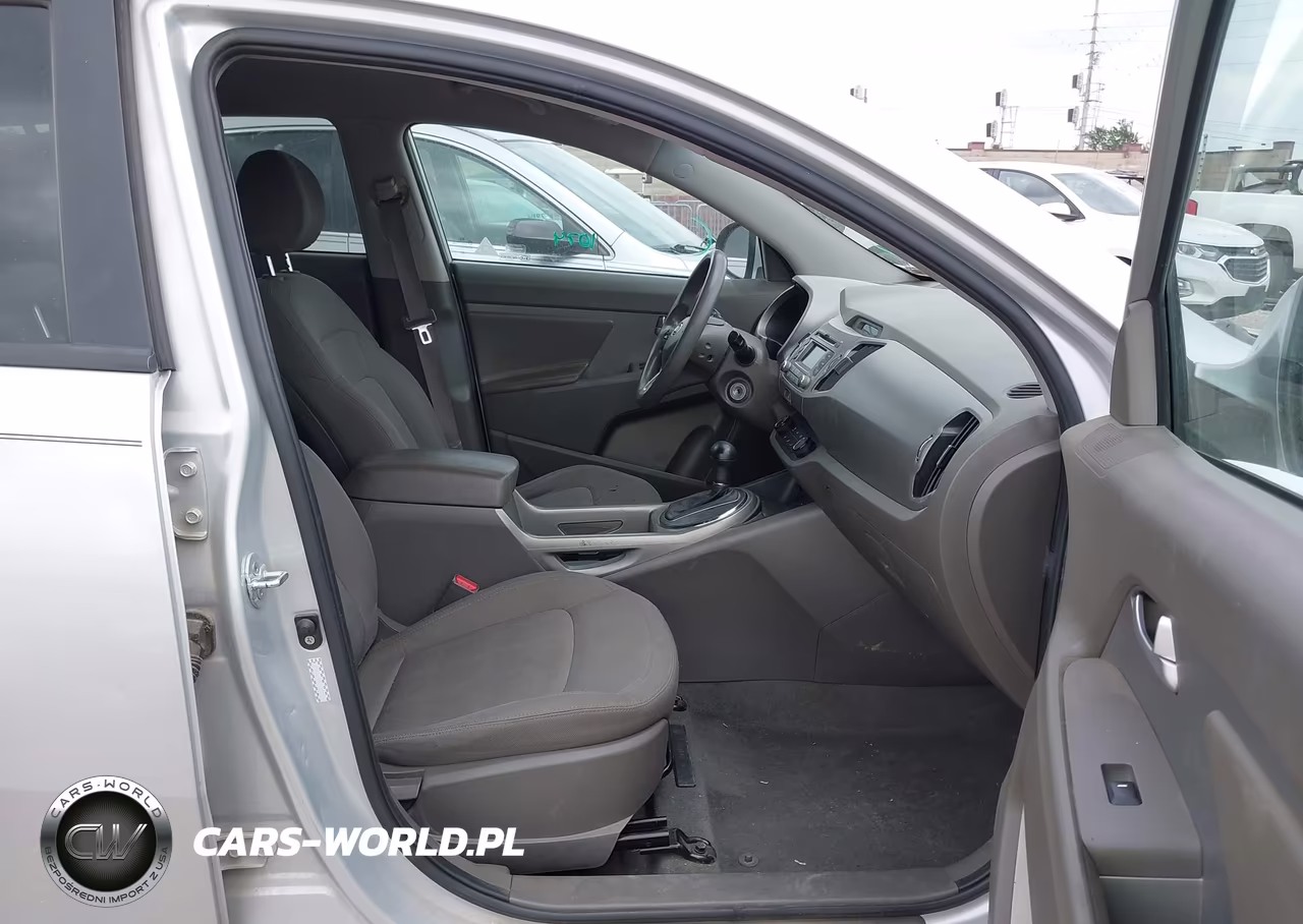 2012 Kia Sportage Lx VIN:KNDPBCA25C7233975 - 5