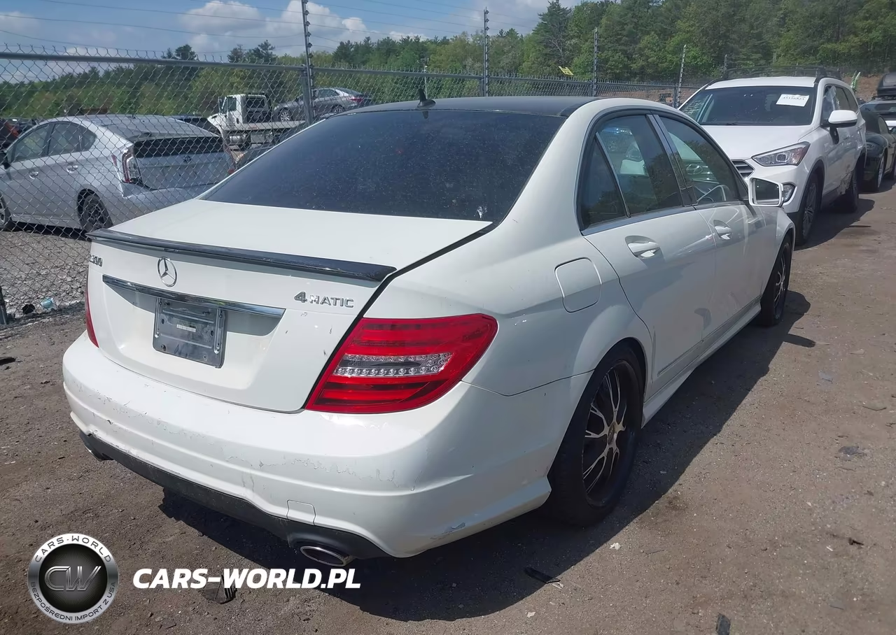 2012 Mercedes-Benz C 300 Sport 4Matic VIN:WDDGF8BB4CA694741 - 4