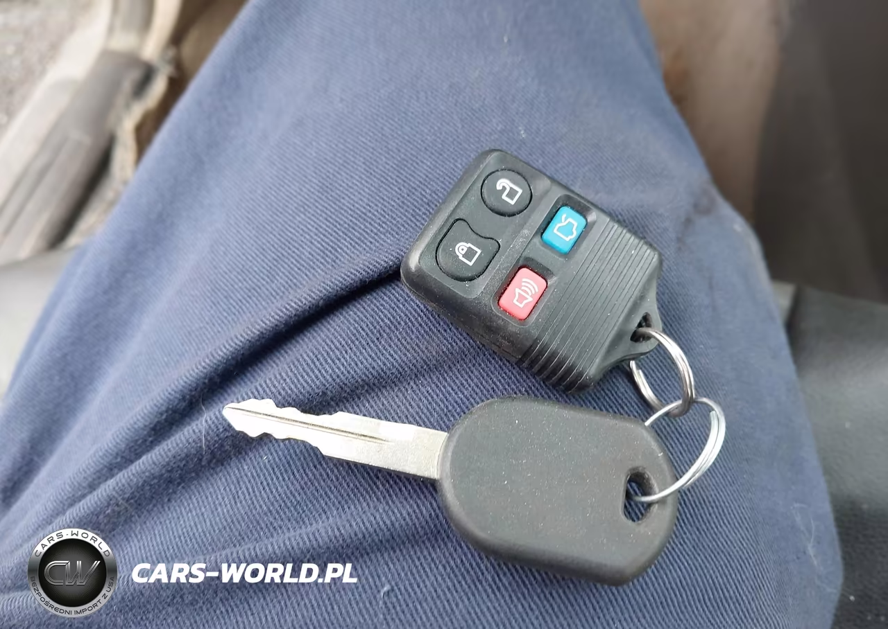 2008 Ford Focus Se-Ses VIN:1FAHP33NX8W164281 - 11