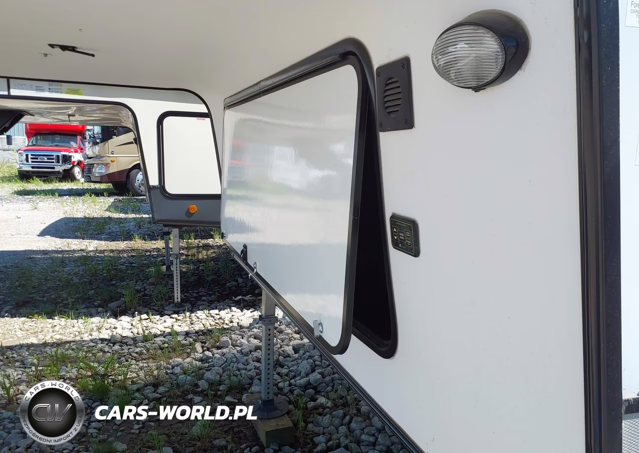 2022 Coachmen Other VIN:5ZT3CH1B1NA328000 - 10