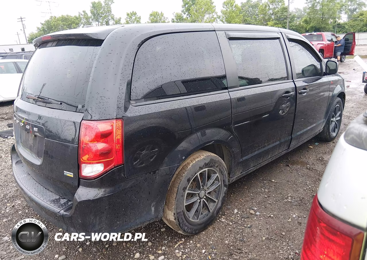 2018 Dodge Grand Caravan Se Plus VIN:2C4RDGBG6JR220880 - 4