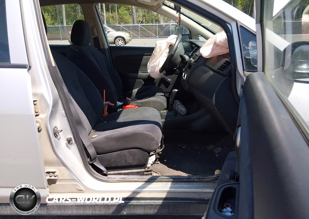 2011 Nissan Versa 1.6 VIN:3N1CC1AP6BL390505 - 5