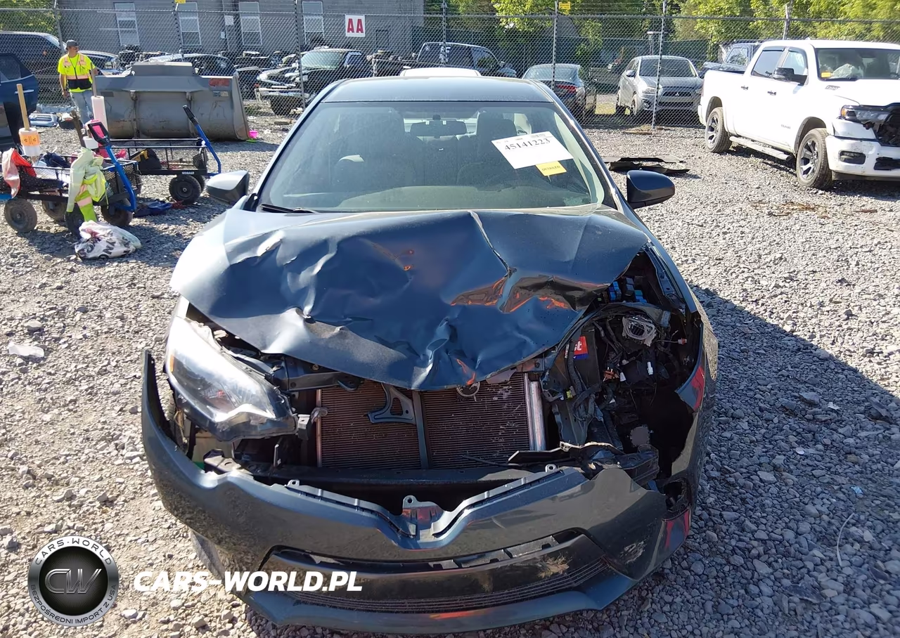 2015 Toyota Corolla Le VIN:2T1BURHE5FC460206 - 12