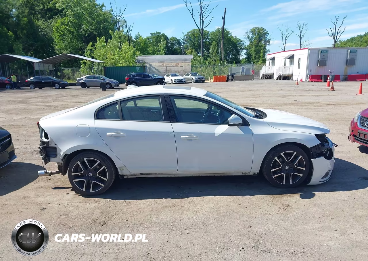 2018 Volvo S60 T5 Dynamic VIN:YV126MFL8J2454240 - 13