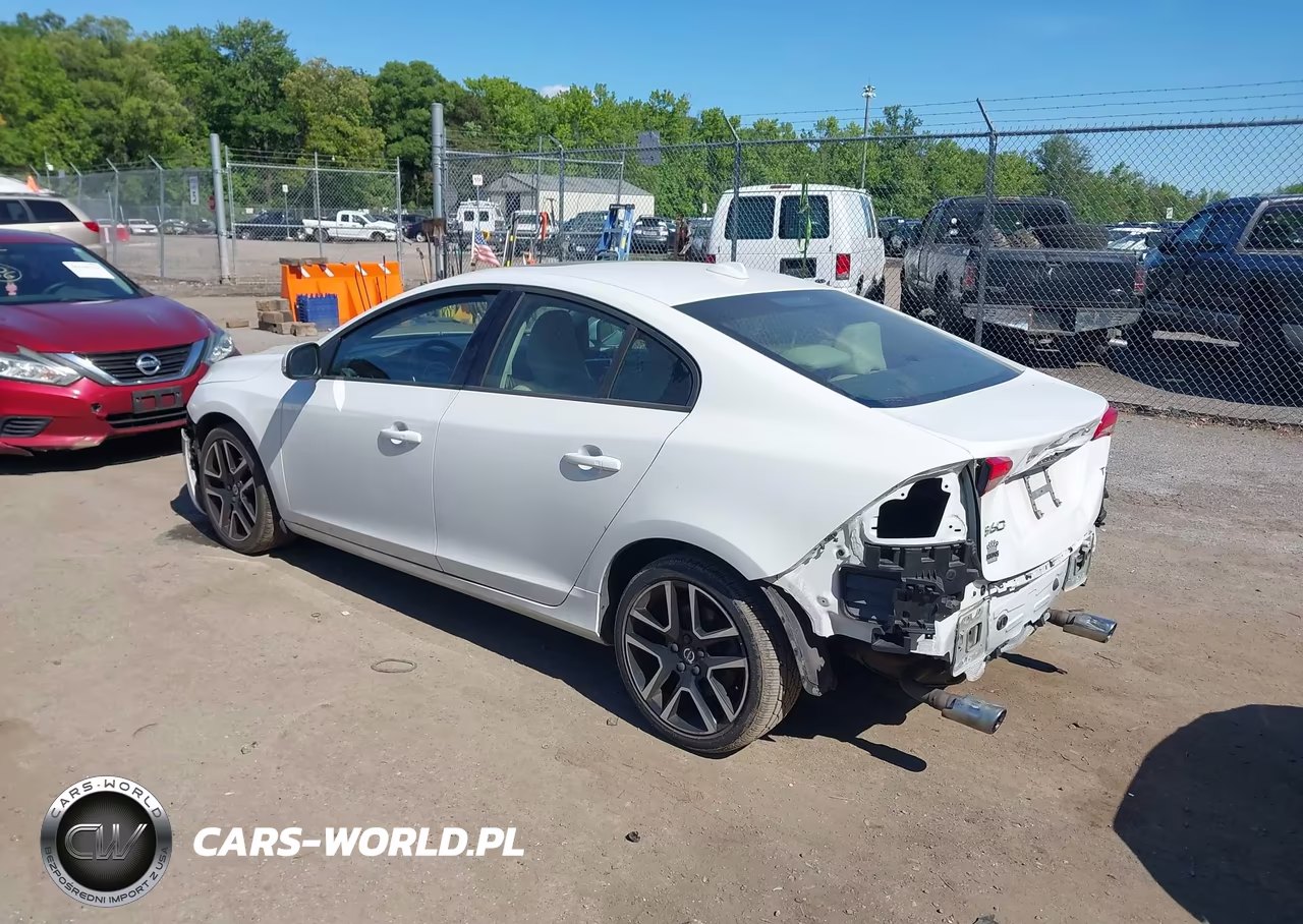 2018 Volvo S60 T5 Dynamic VIN:YV126MFL8J2454240 - 3