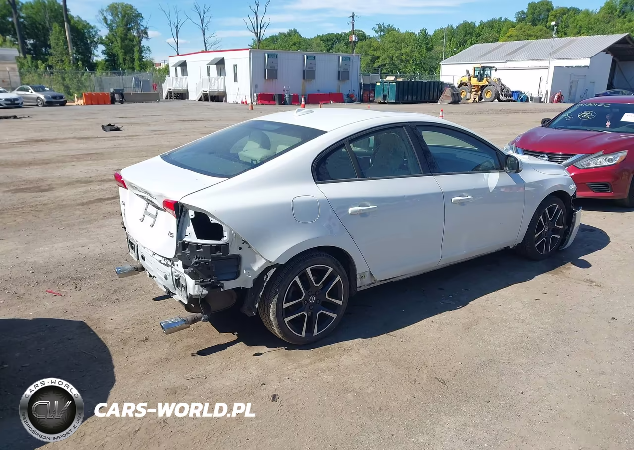 2018 Volvo S60 T5 Dynamic VIN:YV126MFL8J2454240 - 4