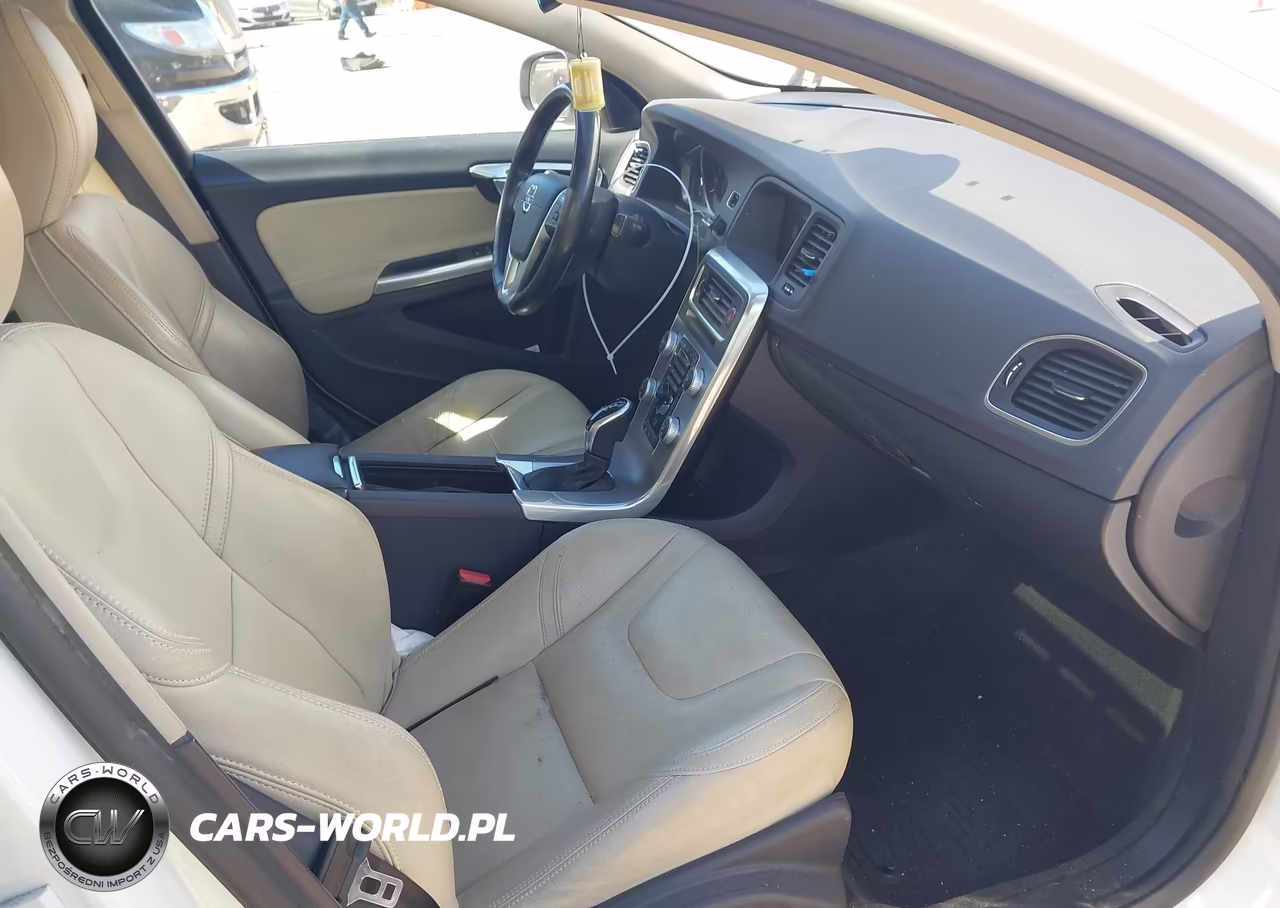 2018 Volvo S60 T5 Dynamic VIN:YV126MFL8J2454240 - 5