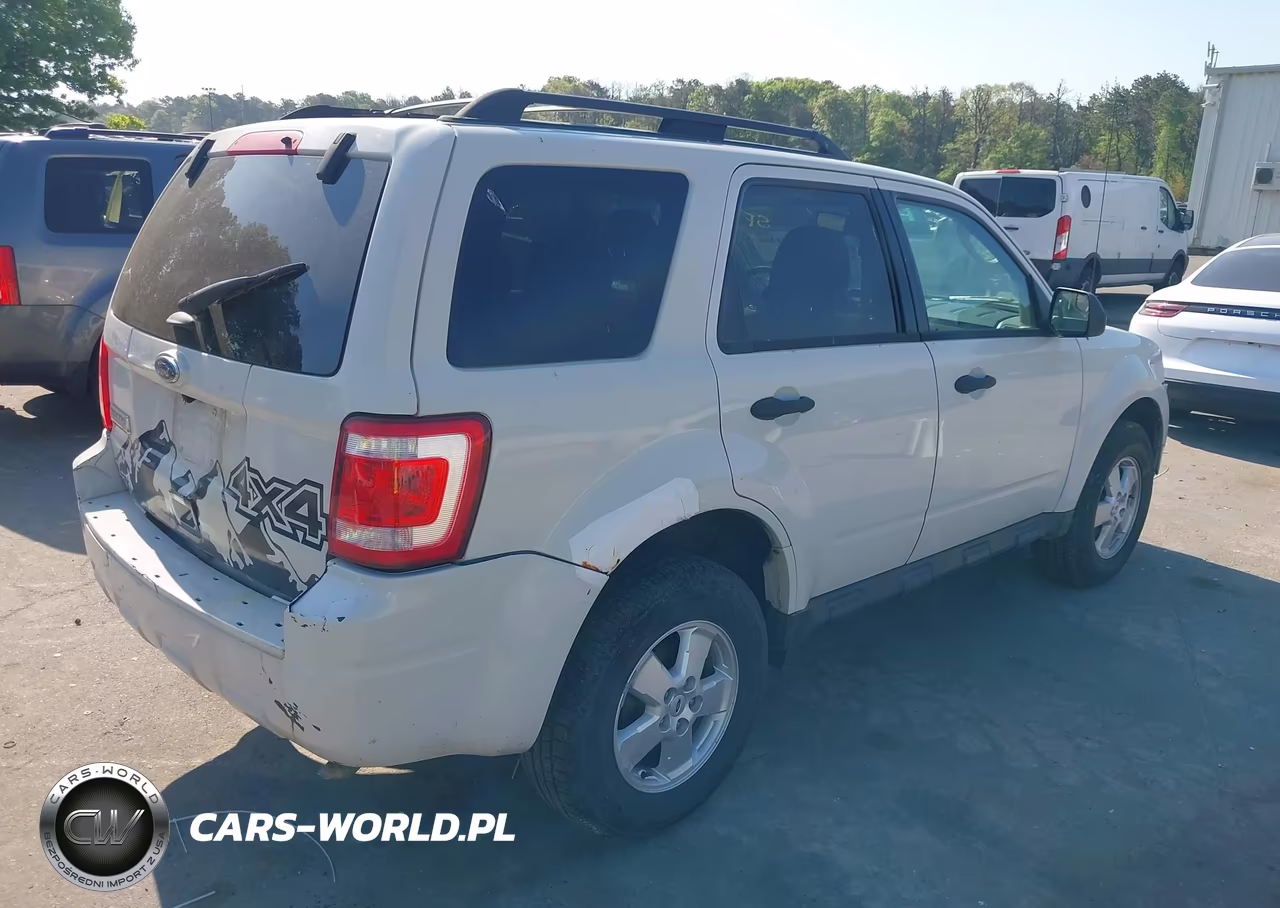 2011 Ford Escape Xlt VIN:1FMCU9D78BKA73259 - 4