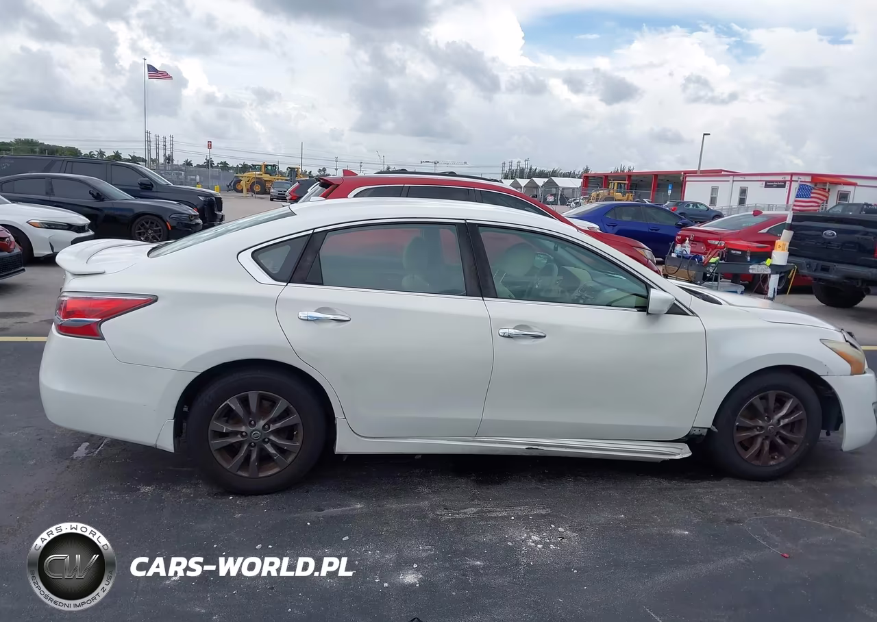 2015 Nissan Altima 2.5 S VIN:1N4AL3AP1FC592997 - 13