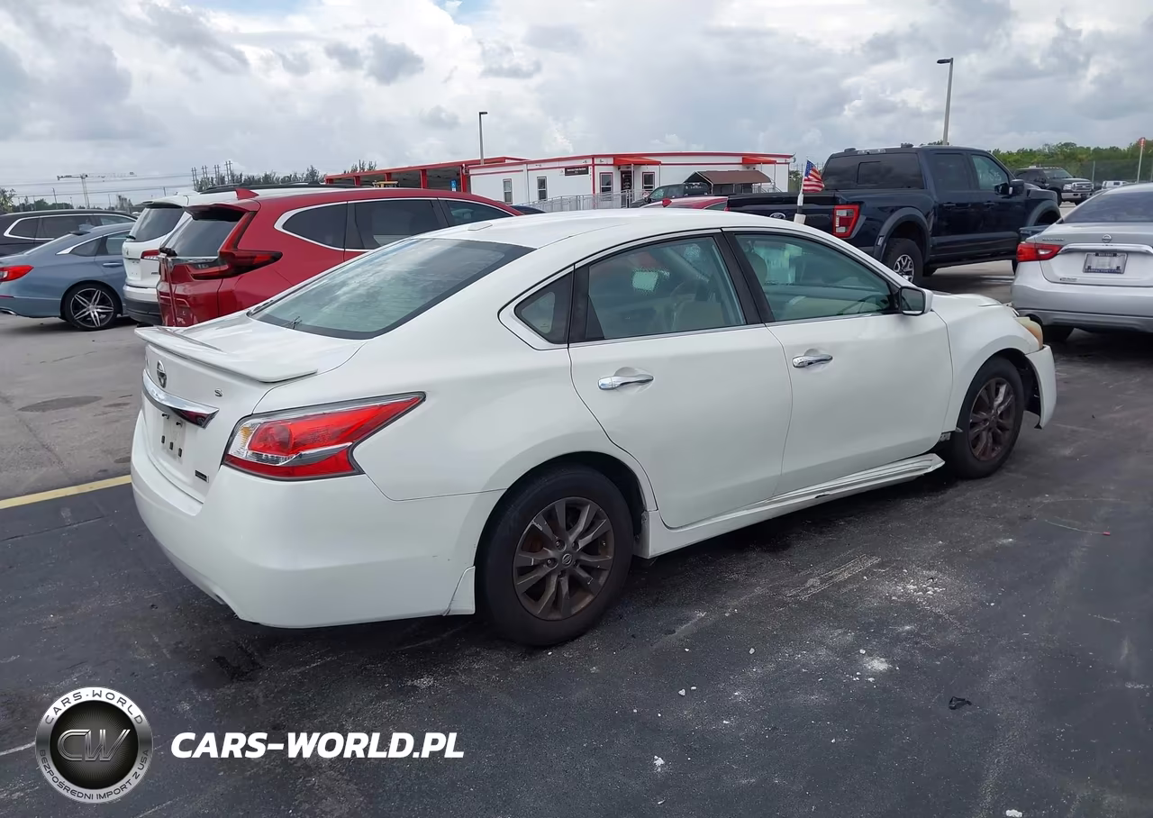 2015 Nissan Altima 2.5 S VIN:1N4AL3AP1FC592997 - 4