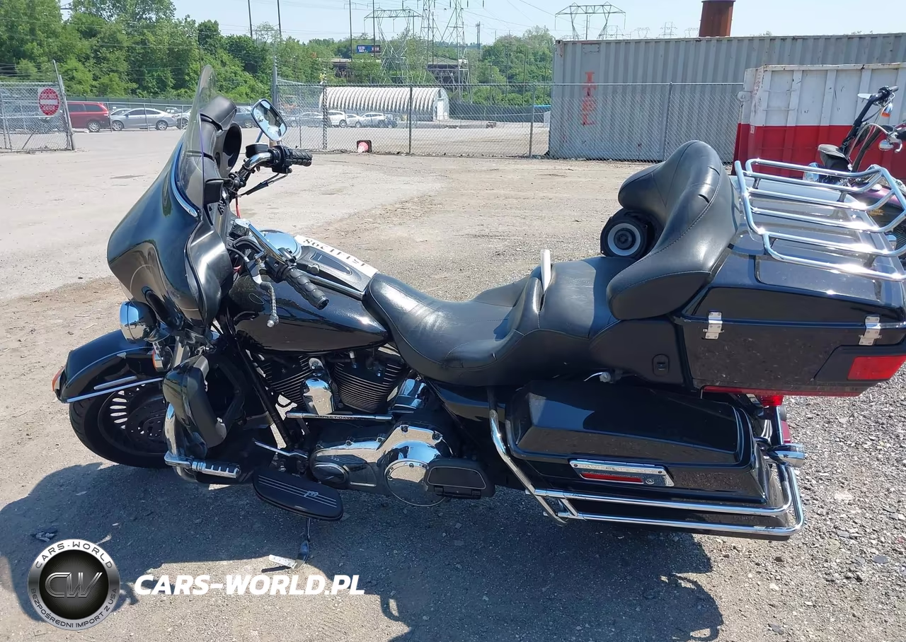 2007 Harley-Davidson Flhtcui VIN:1HD1FC4157Y627875 - 13