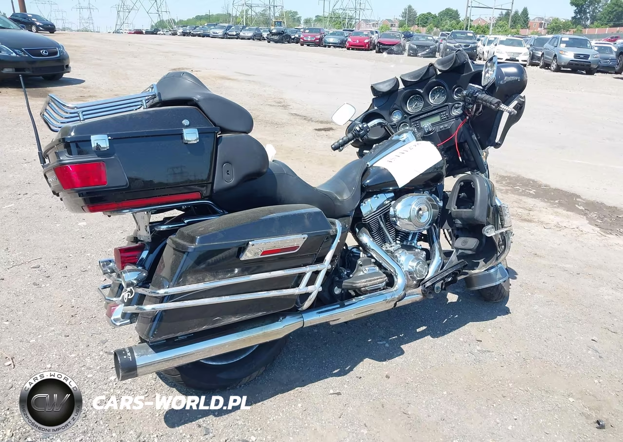 2007 Harley-Davidson Flhtcui VIN:1HD1FC4157Y627875 - 4