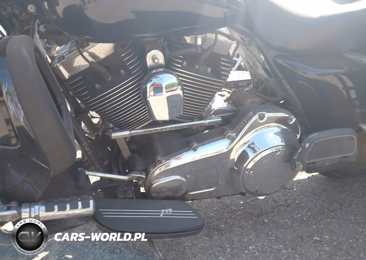 2007 Harley-Davidson Flhtcui VIN:1HD1FC4157Y627875 - 9