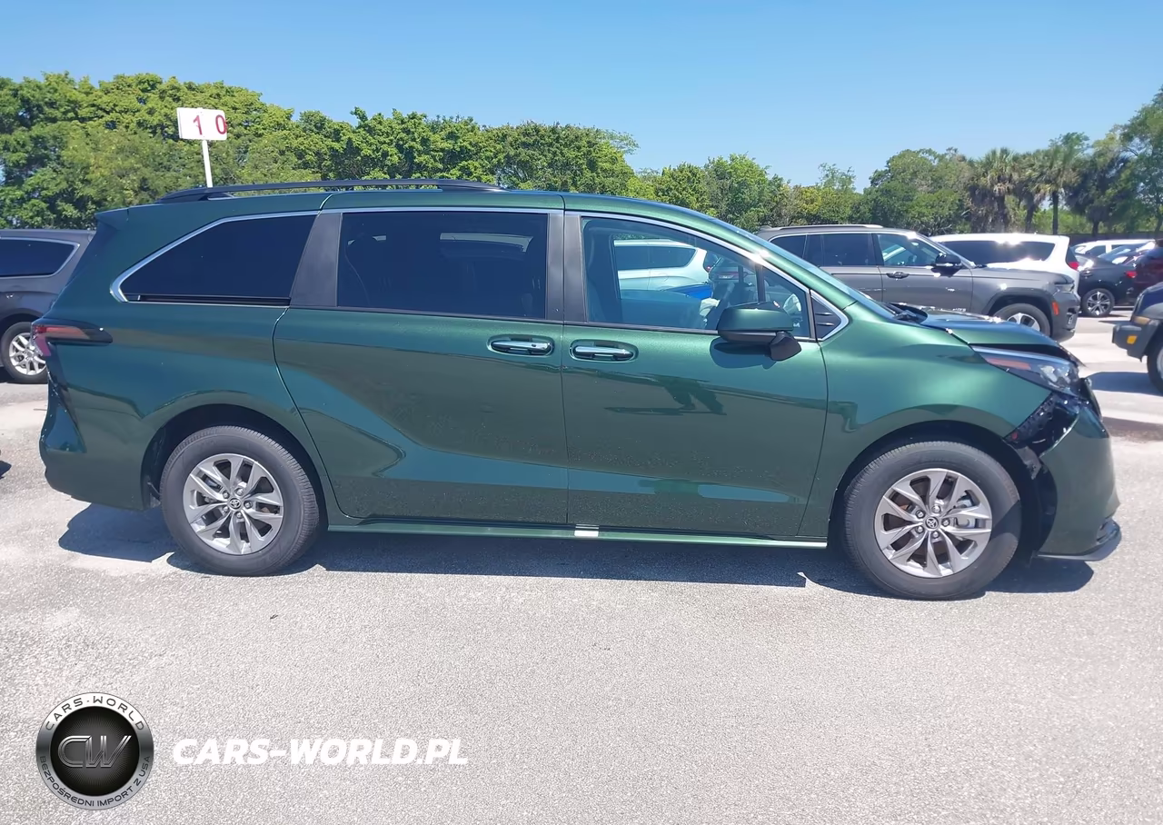 2026 Toyota Sienna Xle VIN:5TDYRKECXTS293589 - 14